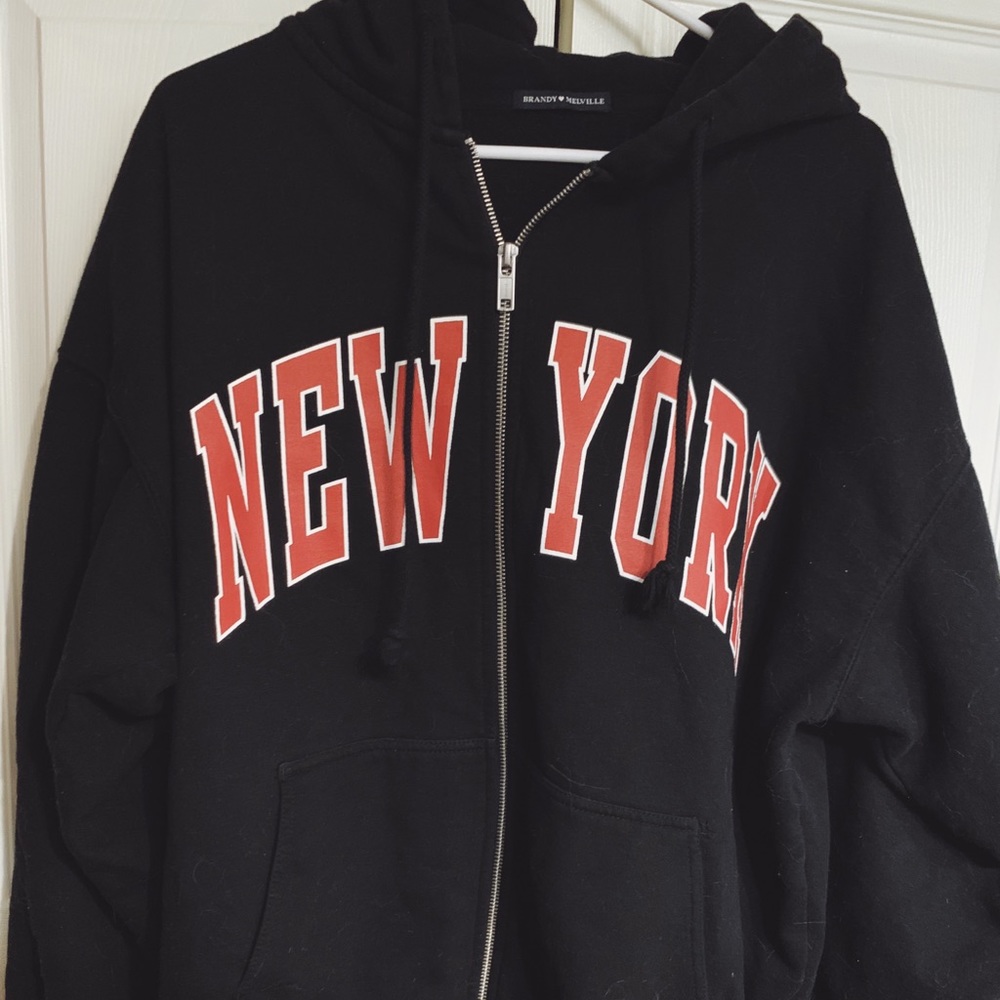 BRANDY MELVILLE ZIP UP
